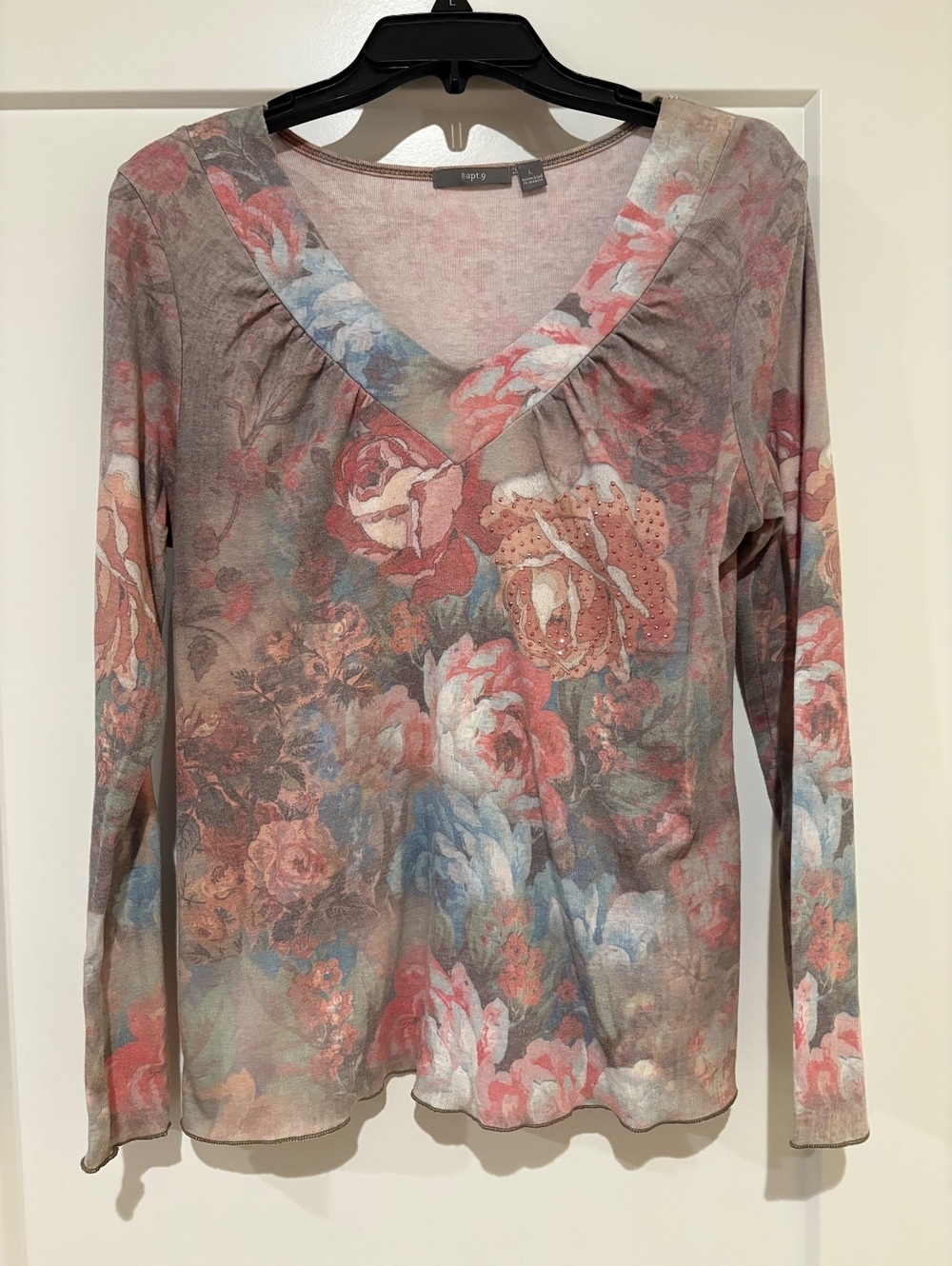 Apt. 9 Women’s Large Floral Long Sleeve V-Neck Top Embellished